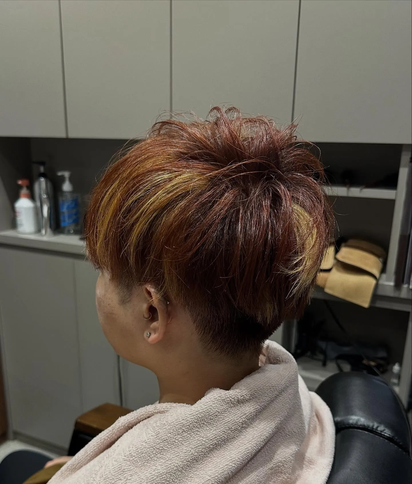 派手にして下さいのオーダーに秋に向けて激しいカラーに