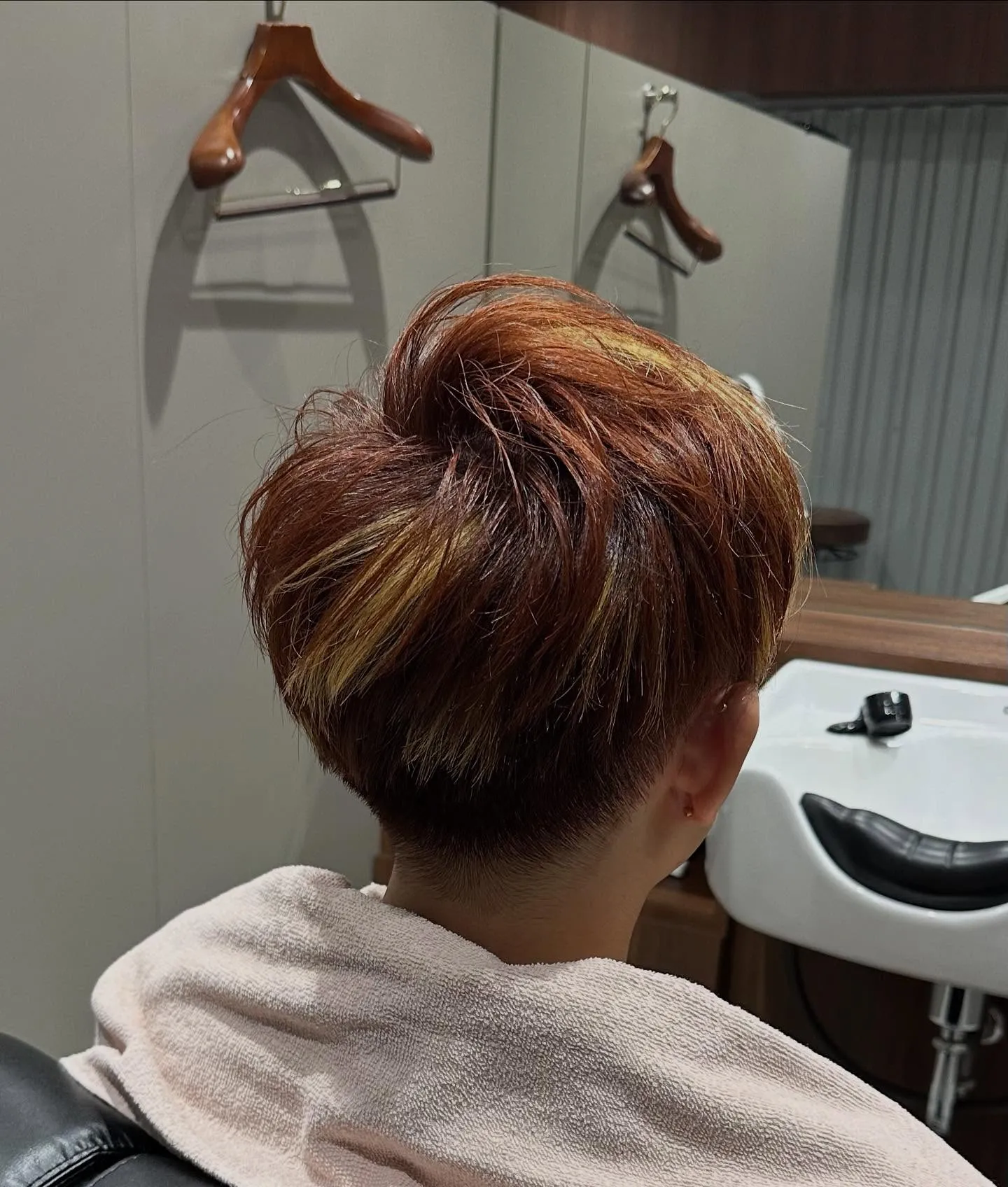 派手にして下さいのオーダーに秋に向けて激しいカラーに